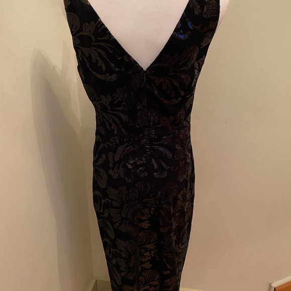 NWT Taylor black velvet and sequin dress - Picture 4 of 5